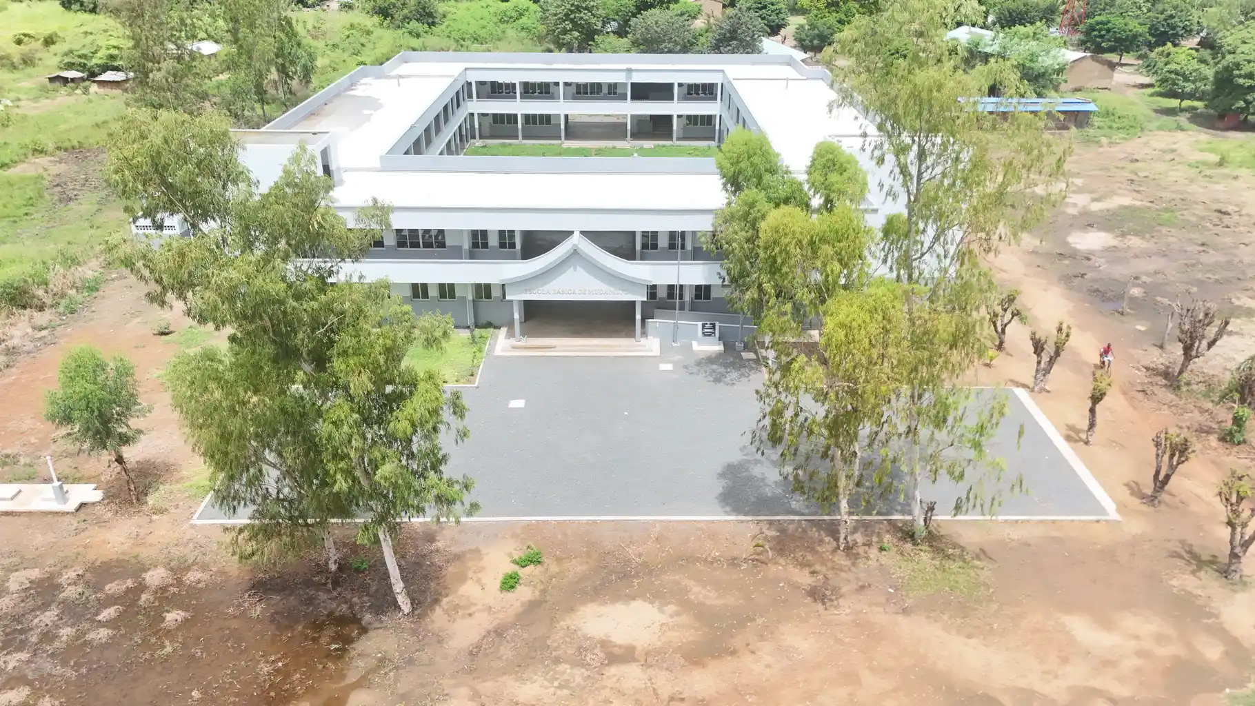 Escola basica.webp.webp.webp