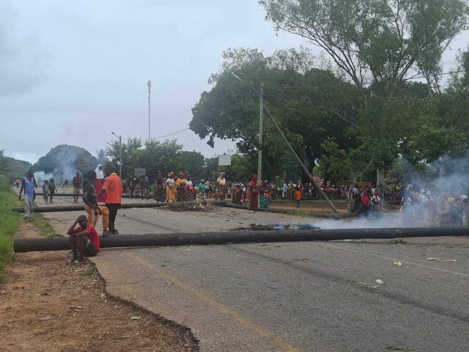 Protestos por capulanas.jpg