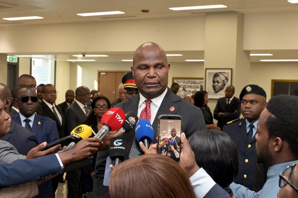 Presidente da Republica visita do Movimento Popular de Libertacao de Angola MPLA para prestar solida.jpeg