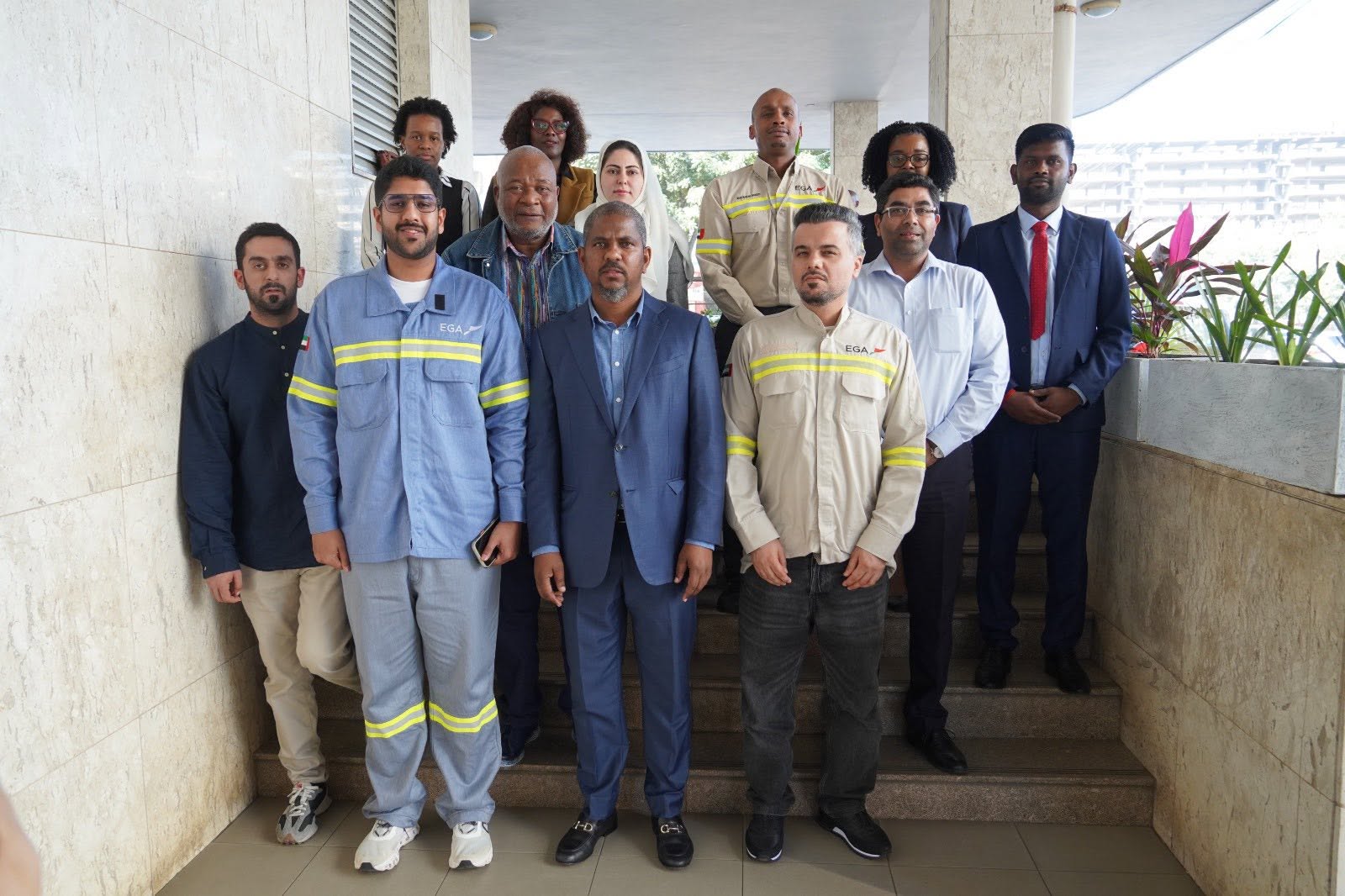 Mozal trabalhadores emirados arabes.jpg