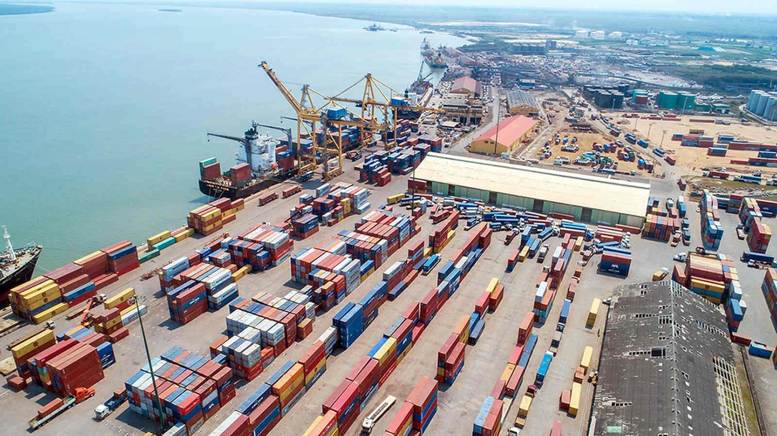 Porto de Maputo mz.jpg